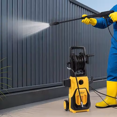 Traderight Yellow High-Pressure Washer with 1800W Motor, 135 Bar Pressure, 480 L/H Flow Rate, Adjustable Nozzle, 11m Hose and Foam Cannon – 7