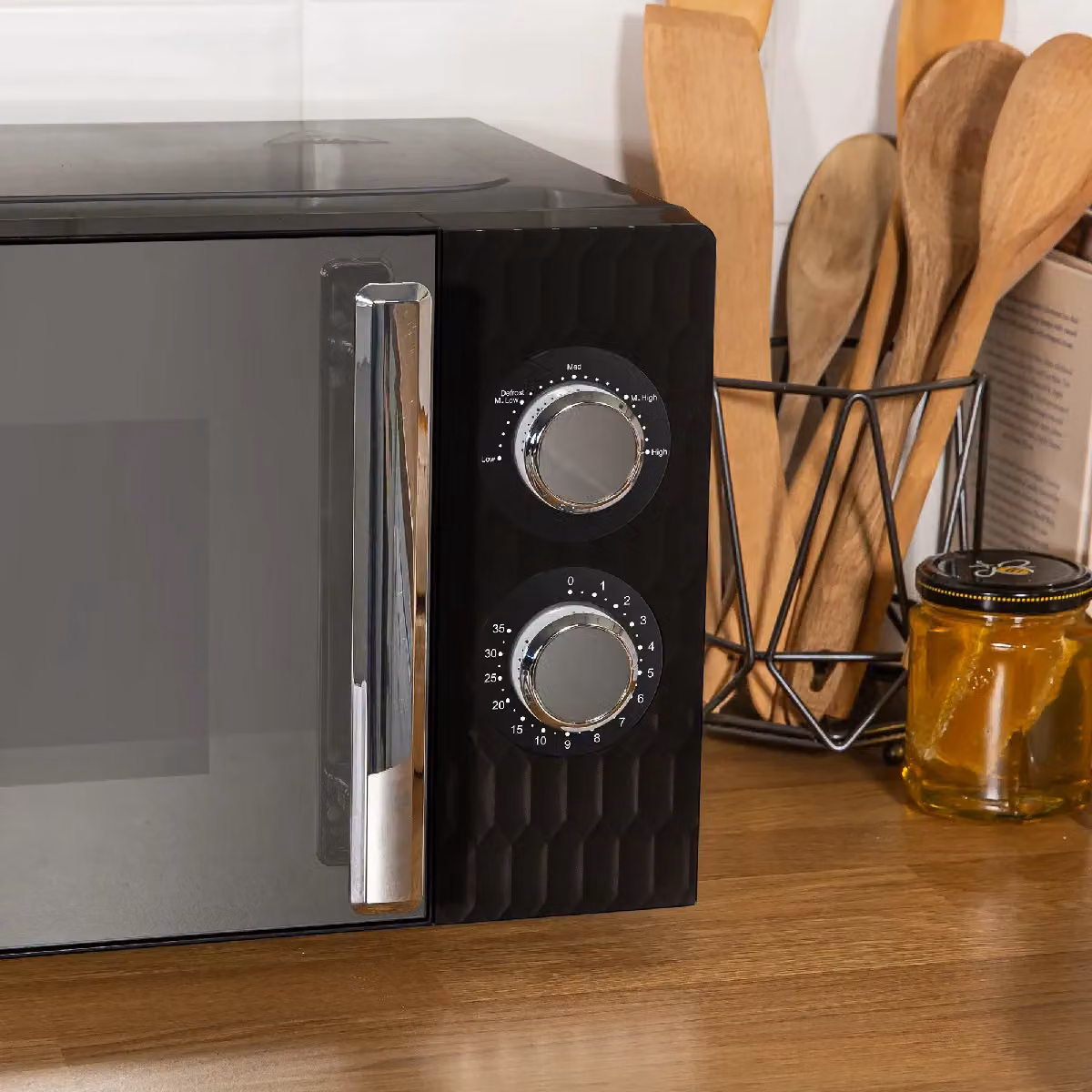 Russell Hobbs RHMM715 Manual Solo Microwave, 17 Litre, 700W, Black – 3