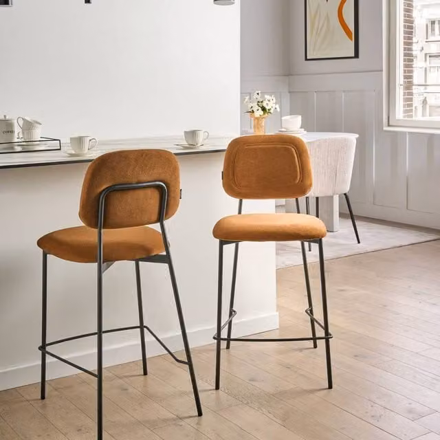 Wyld and Coco Set of 2 Lux Velvet Bar Chairs with Black Metal Frame in Golden Brown – 1