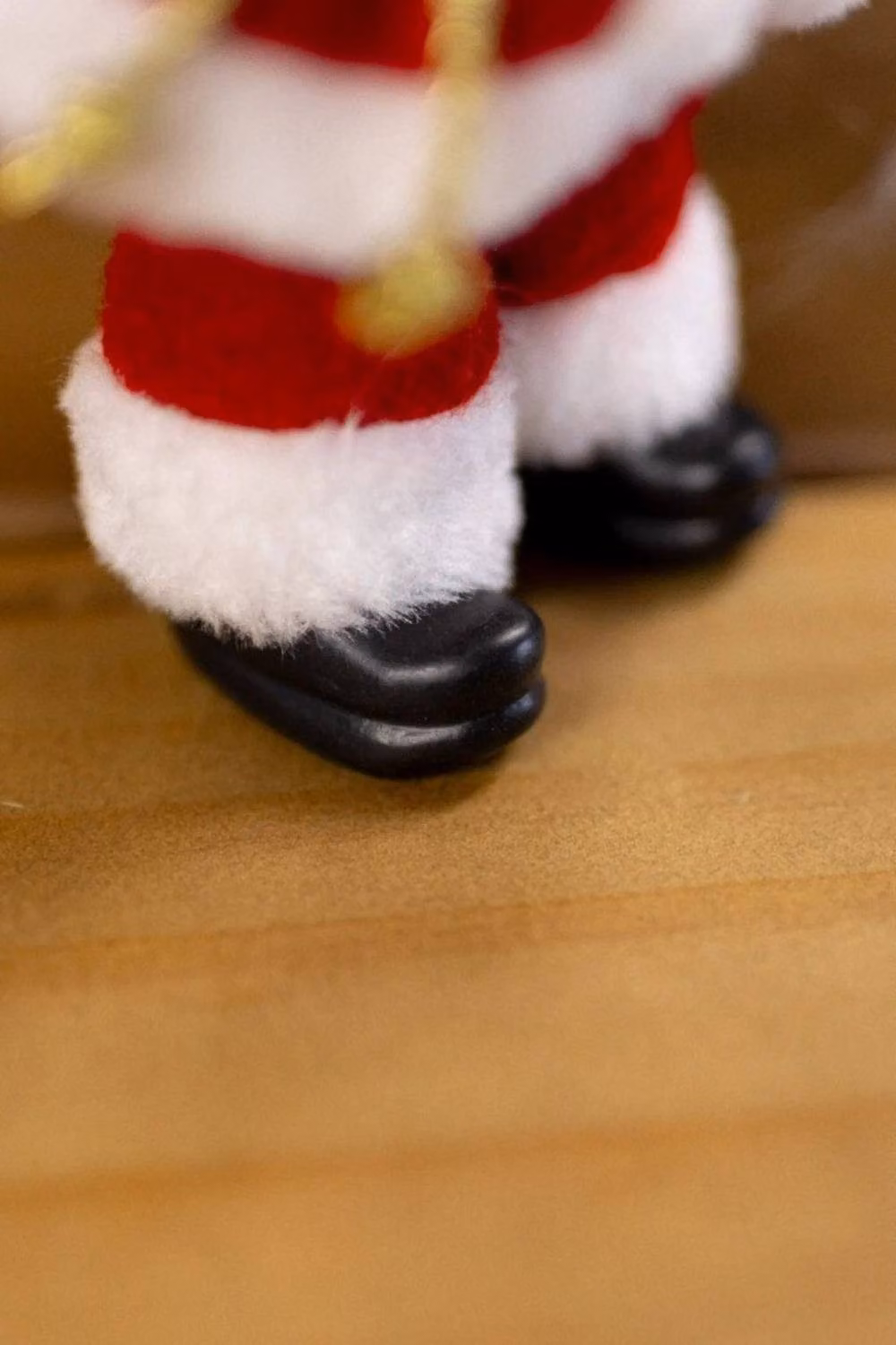 Marco Paul Hanging Santa Claus Christmas Tree Decoration in Red – 4