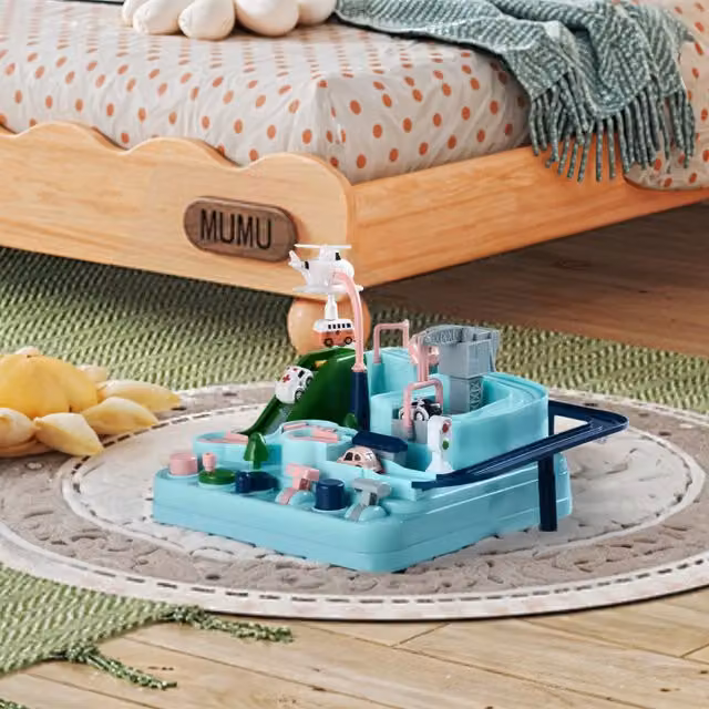 Kidkid Car Adventure Playset with Parking Garage and Vehicles in Green and Multicolour