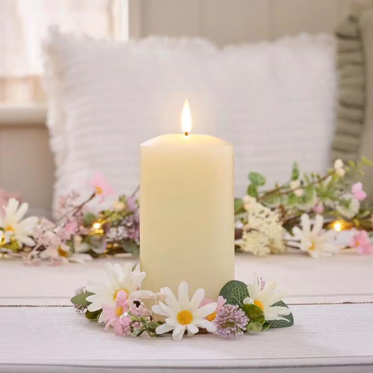 Daisy Dreams Wreath Candle Ring with 15cm TruGlow LED Pillar Candle Bundle in Pink, Purple and White
