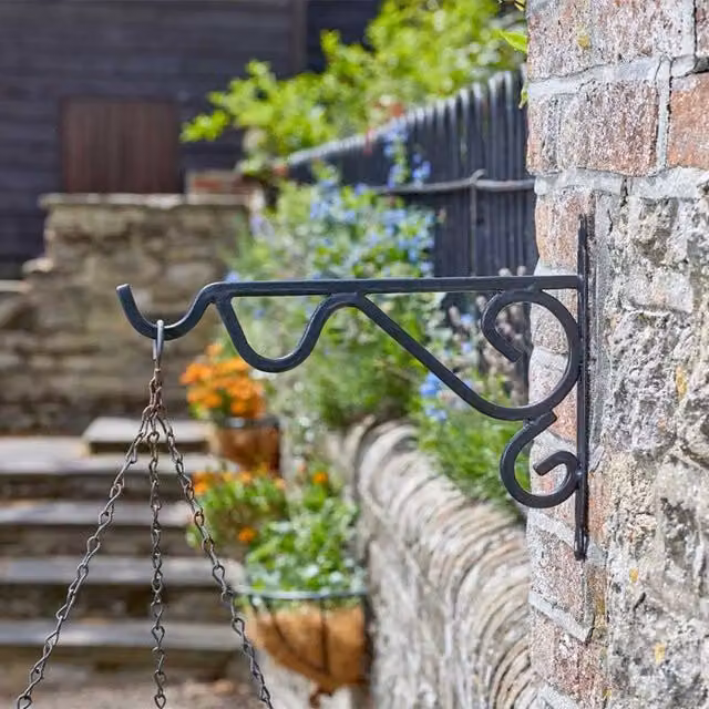 Marco Paul Black Steel Hanging Basket Bracket for 16/18 inch Baskets – 1