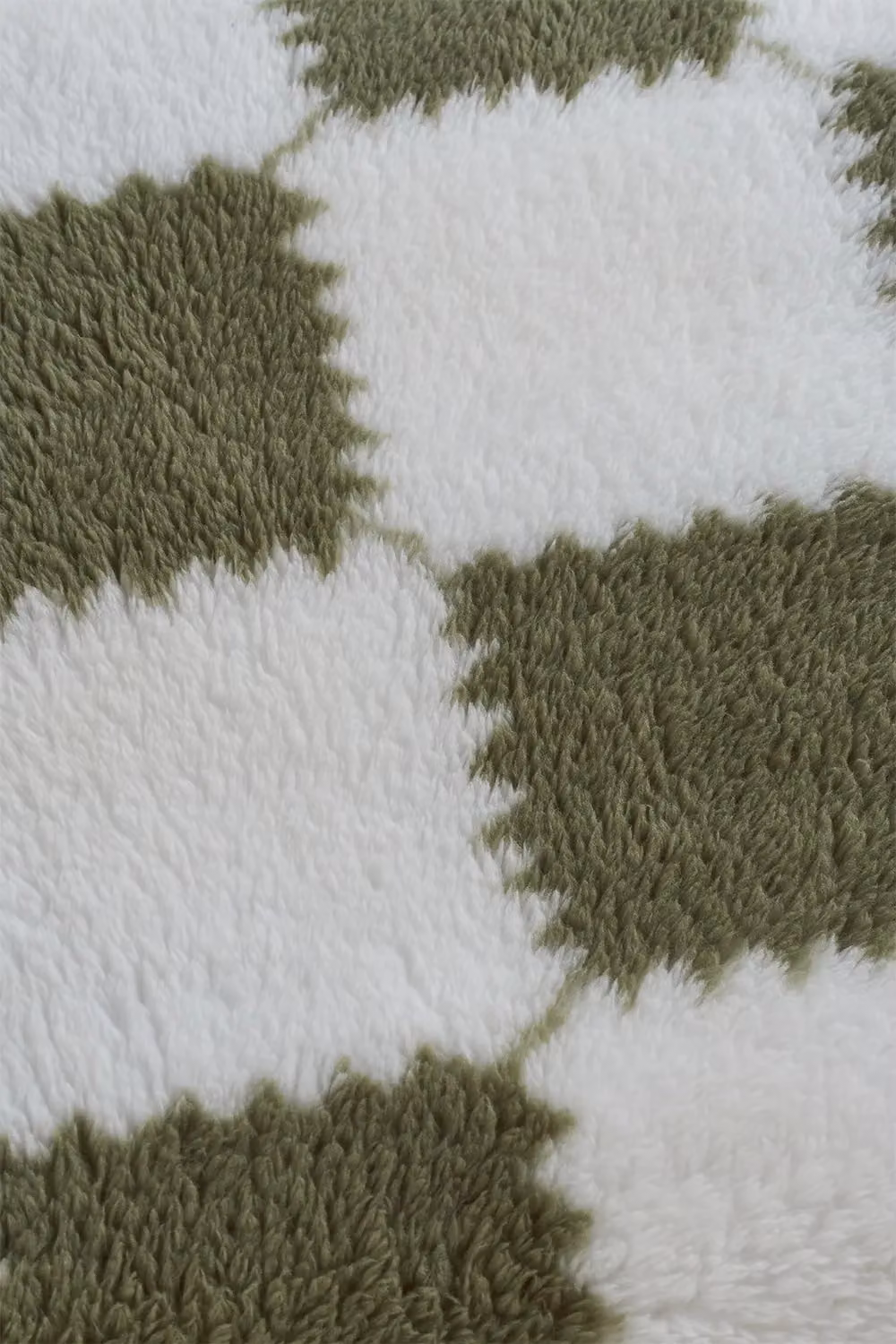 H&O Direct Green and White Checkerboard Plush Throw Blanket, W: 100 cm, D: 150 cm – 4