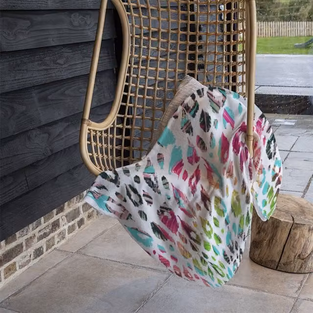 Benjamin Tate Design Multi Coloured Leopard Spots Fleece Blanket in Blue and Natural, W x D: 120 x 150 cm