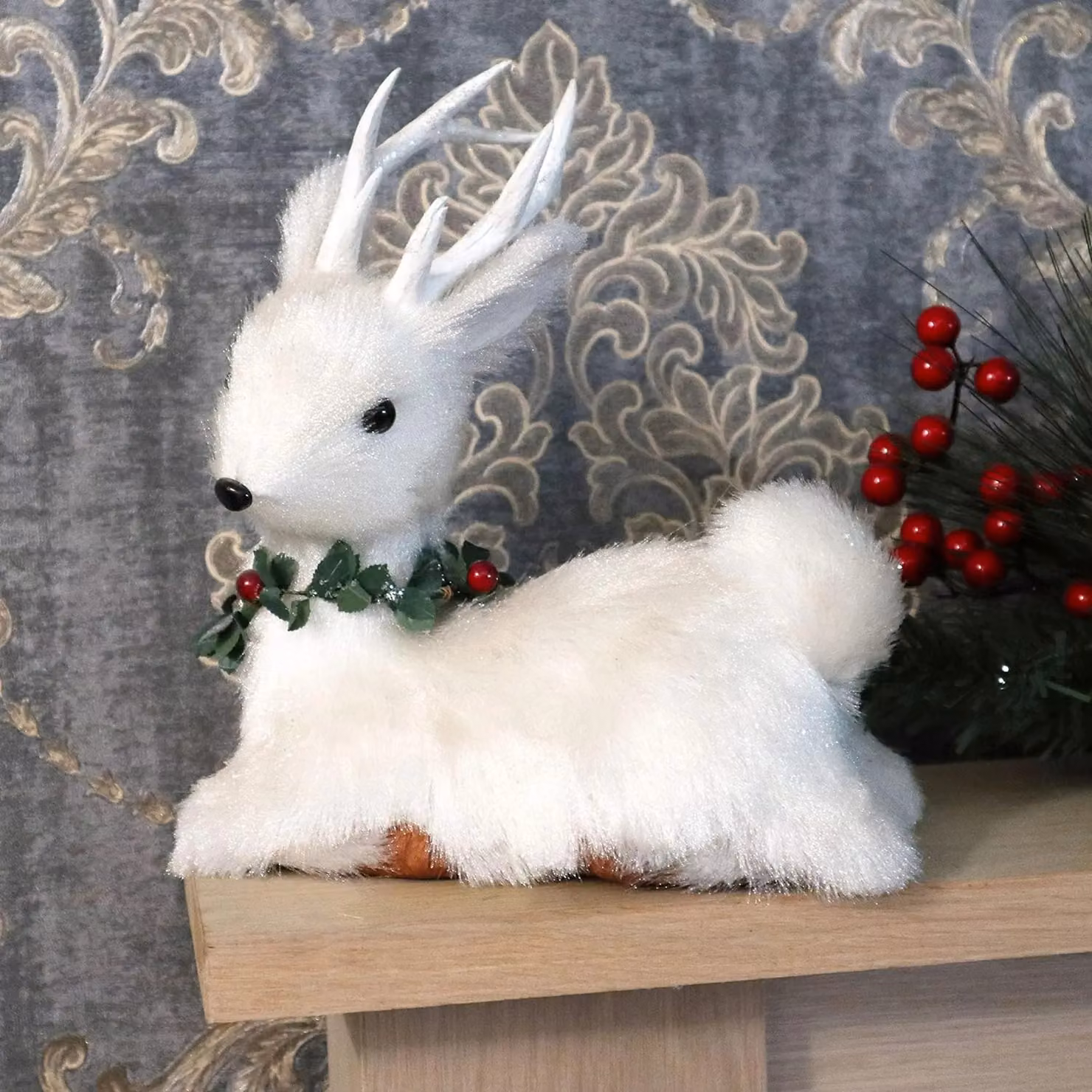 Shatchi White Lying Deer Christmas Tabletop Decoration with Pine and Berries, Height: 25 cm – 3