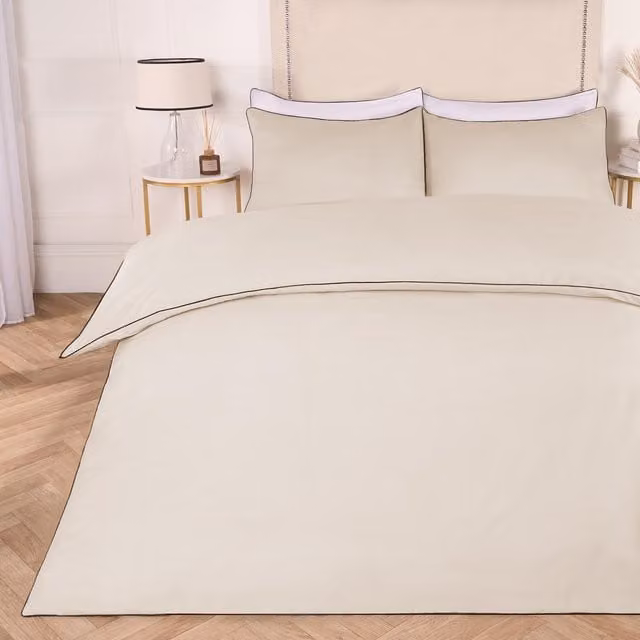 OHS Microfibre Piped Edge Duvet Cover and Pillowcase Set in Beige and Black, Double Size (W/D/H: 200 x 200 cm) – 1