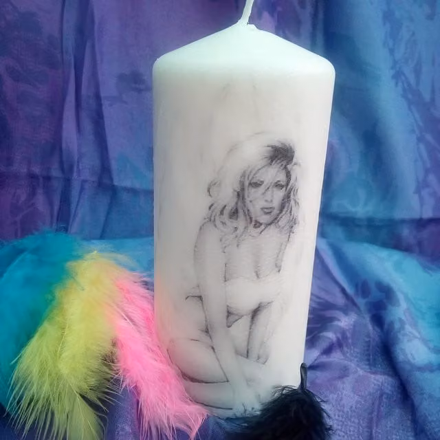 Viki White Pillar Candle Angel