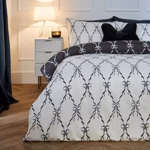 OHS Reversible Microfibre Duvet Cover and Pillowcase Set with Graphic Print in White and Black, 180 x 200 cm