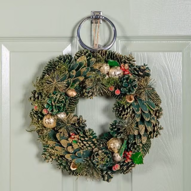 Samuel Alexander Round Christmas Wreath with Baubles and Red Berries in Red and Green, Diameter: 36 cm