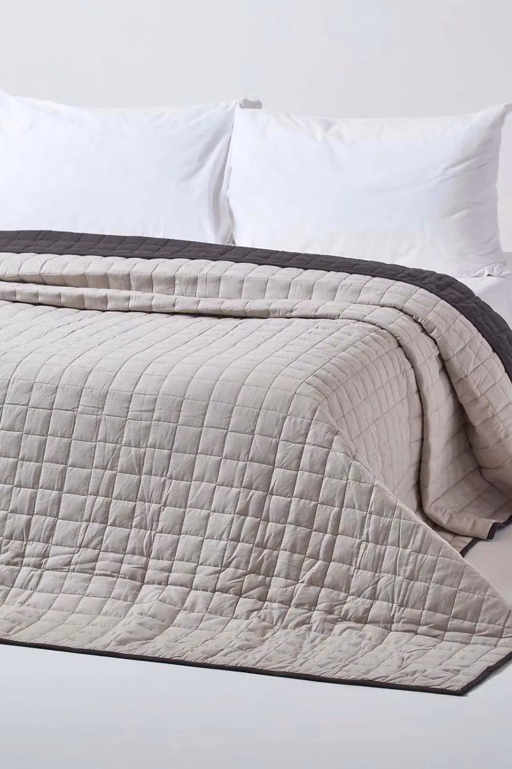 Homescapes Black Cotton Quilted Reversible Bedspread – 4