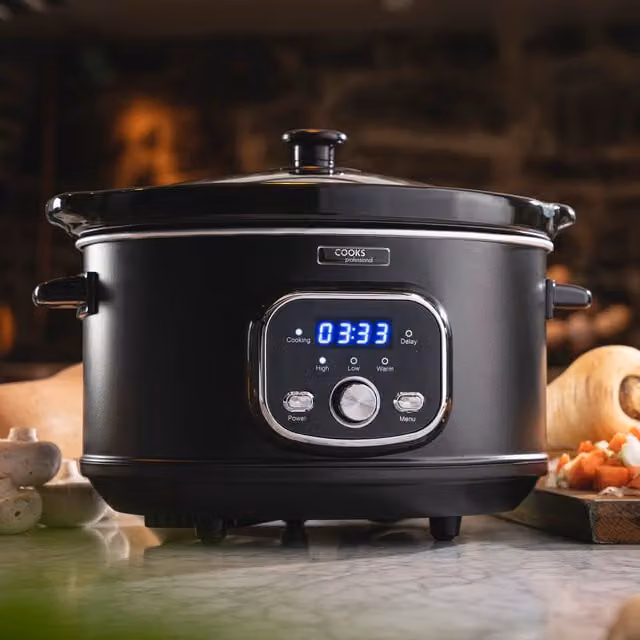 Cooks Professional 3.5L Digital Slow Cooker in Black with Glass Lid and Keep Warm Function