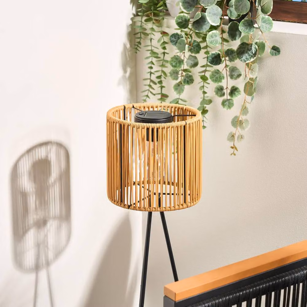 OHS Rattan Solar Floor Lamp in Natural Wood and Black with Dusk Sensor for Garden, Balcony and Terrace – 5
