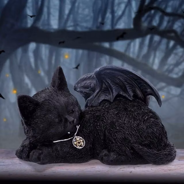 Nemesis Now Cat Nap Vampire Cat Figurine, Black, Height: 18 cm
