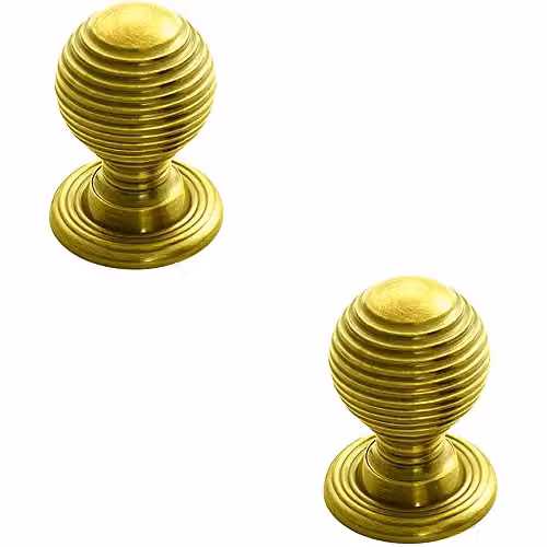 Loops 2 Pack Textured Reeded Ball Cupboard Door Knobs in Polished Brass