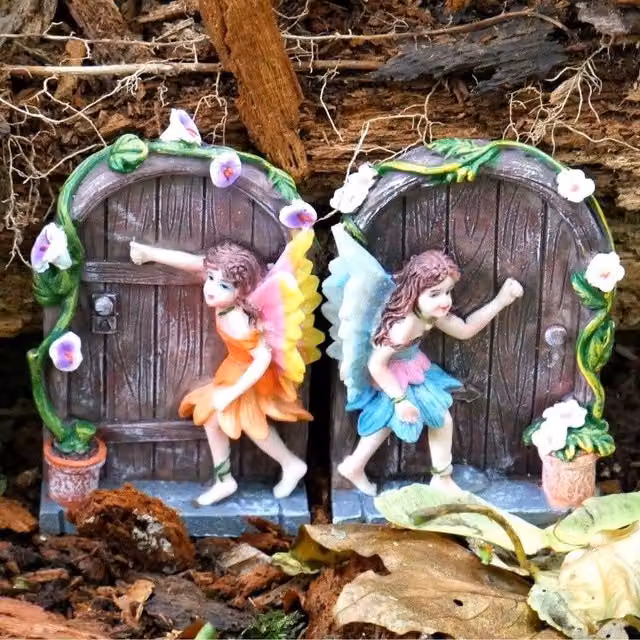 Garden Mile 2x Mini Fairy Door Garden Ornaments in Multicolour and Pink Plastic