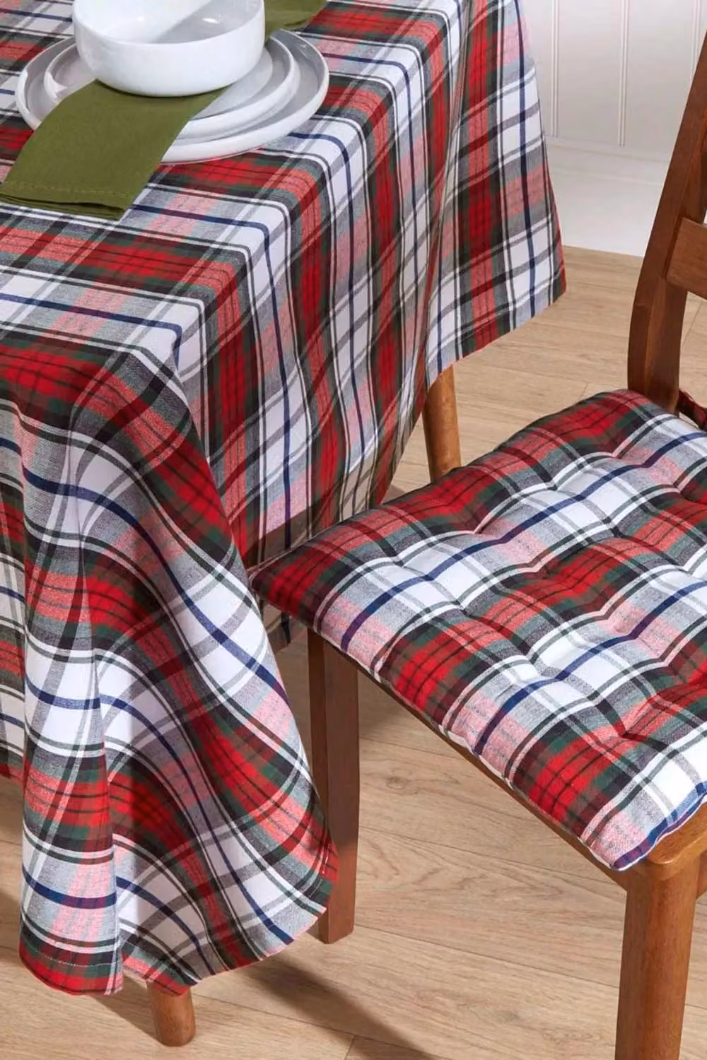 Homescapes Macduff Tartan Cotton Seat Pad in Red and Green, W/D/H: 40 x 40 x 40 cm – 2