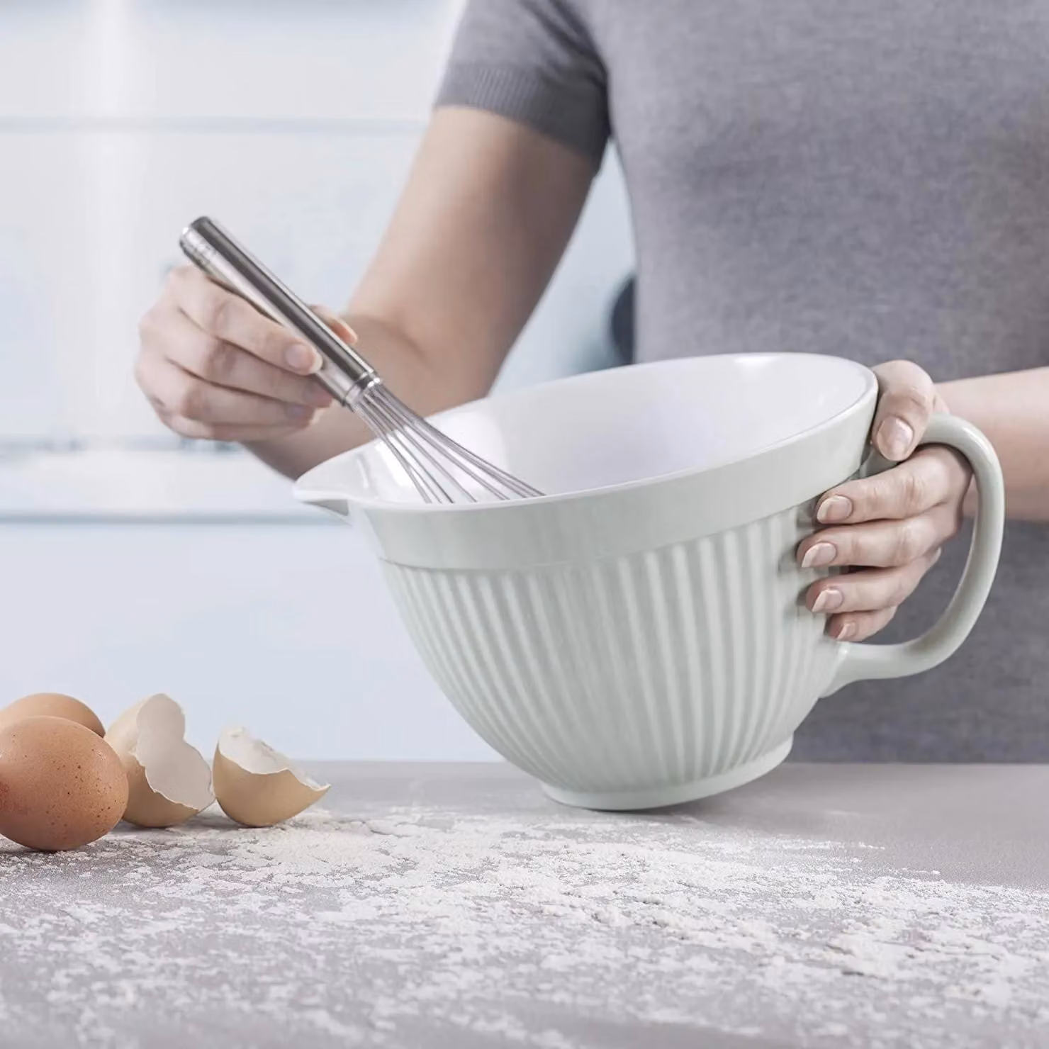 Zeal Melamine Mixing Bowl and Batter Jug with Pouring Spout and Non-Slip Base, Green and White, Diameter: 20 cm – 2