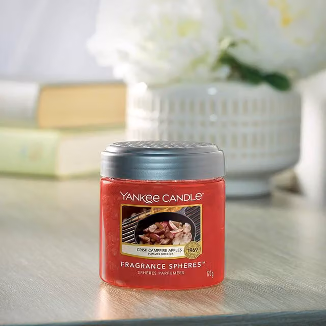 Yankee Candle Classic Fragrance Spheres Crisp Campfire Apples in Red