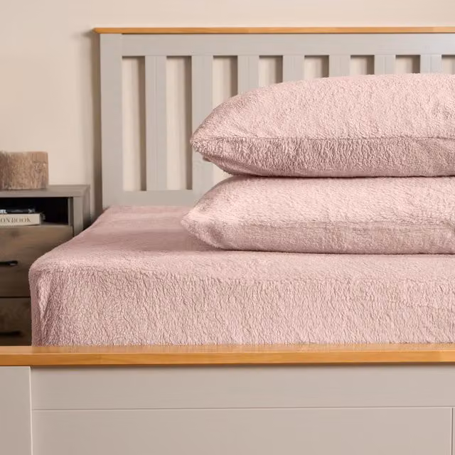 Brentfords Pack of 2 Teddy Fleece Pillowcases in Pink, W: 50 cm x H: 75 cm
