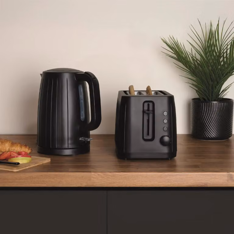Hamilton Beach Stealth Kettle and Toaster Set in Black