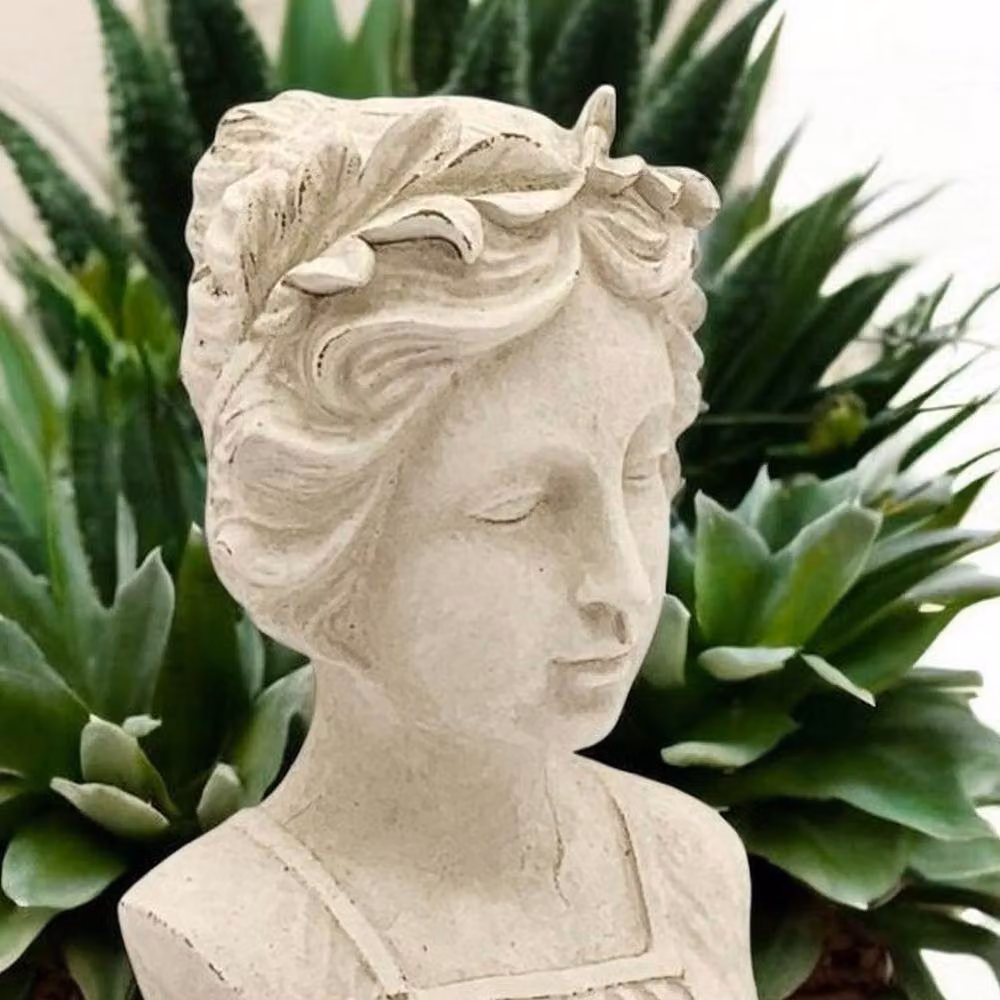 Minster Classic Bust Ornament in Beige, W: 14 cm, D: 17 cm, H: 27 cm – 2