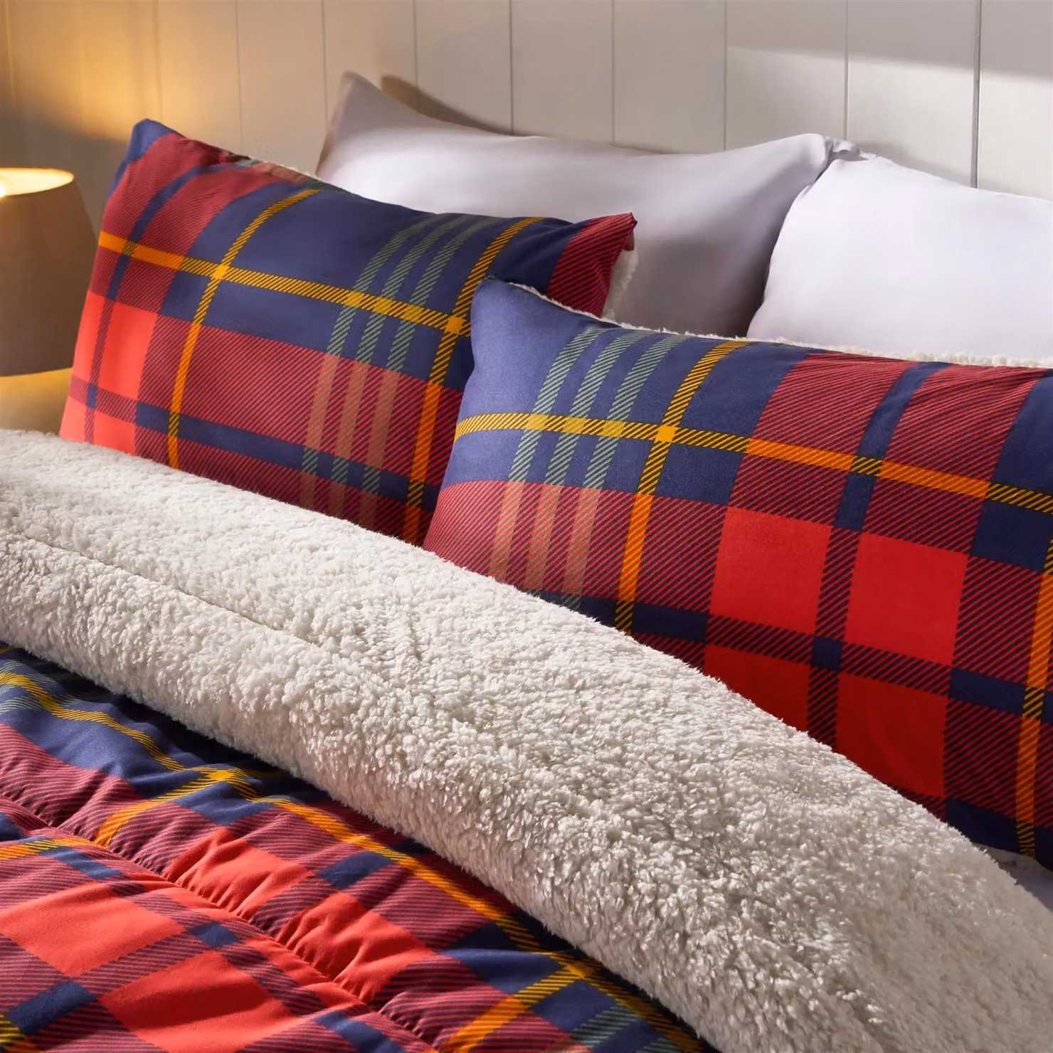 OHS Red Tartan Check Sherpa Reversible 10.5 Tog Washable Coverless King Size Duvet and Pillowcase Set – 2