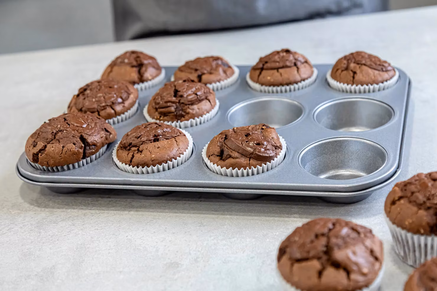 KitchenCraft Non-Stick Carbon Steel 12-Cup Muffin Tray, Silver, W: 35.0 cm – 5