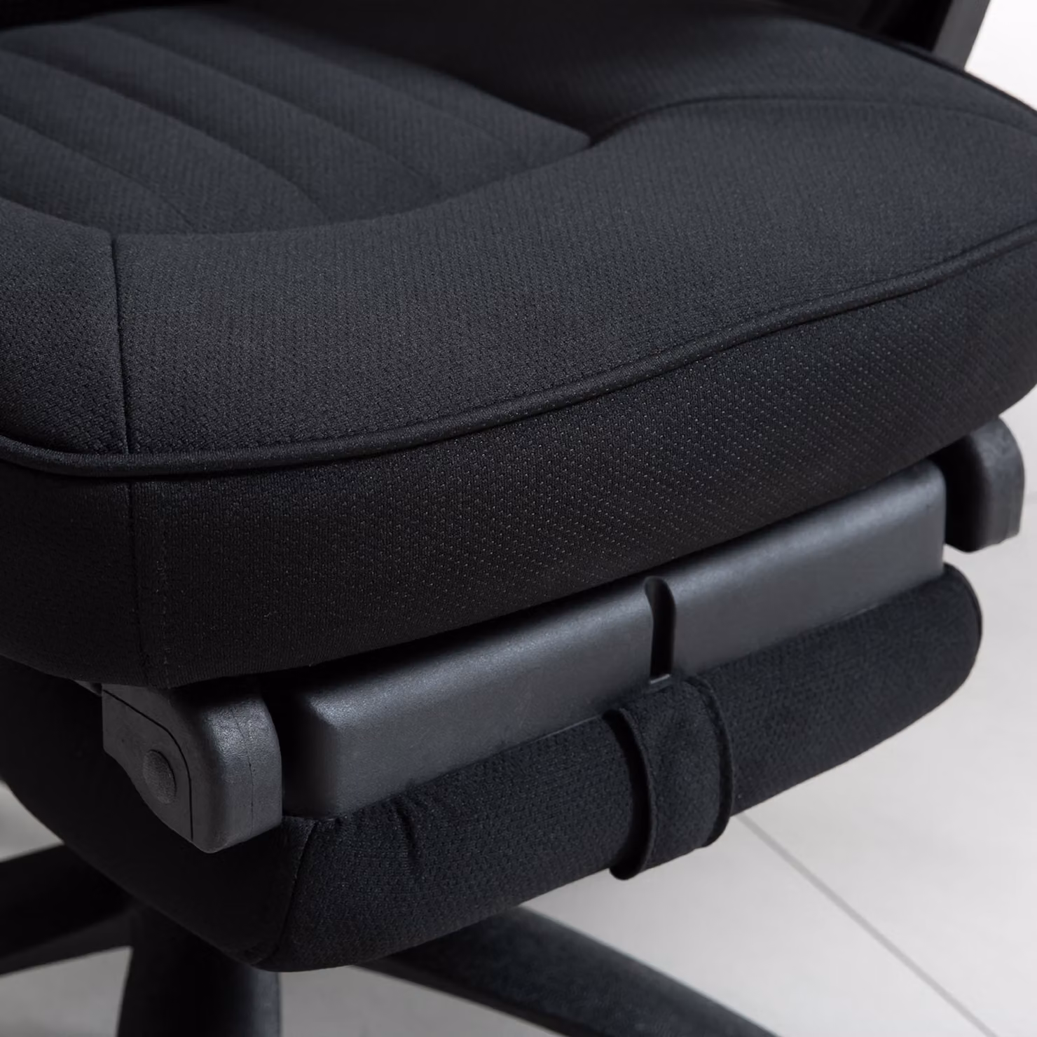Vinsetto Black Executive Home Office Chair with Headrest, Footrest and Adjustable Lumbar Support – 7