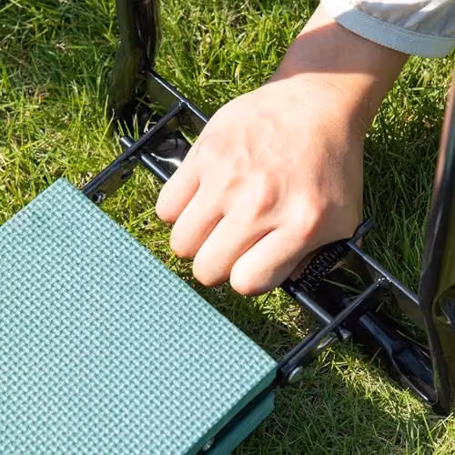 Outsunny 2-in-1 Folding Garden Kneeler and Seat in Green – 7