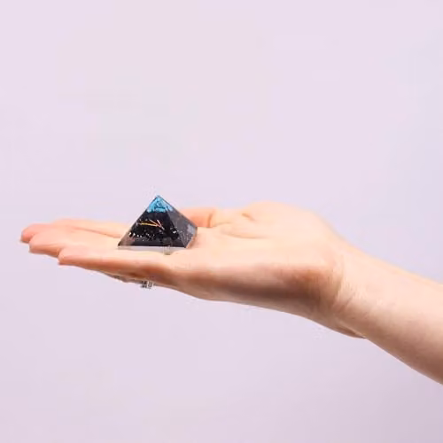 Ancient Wisdom Blue Orgonite Pyramid with Gemchips and Copper, 2.5 cm – 2