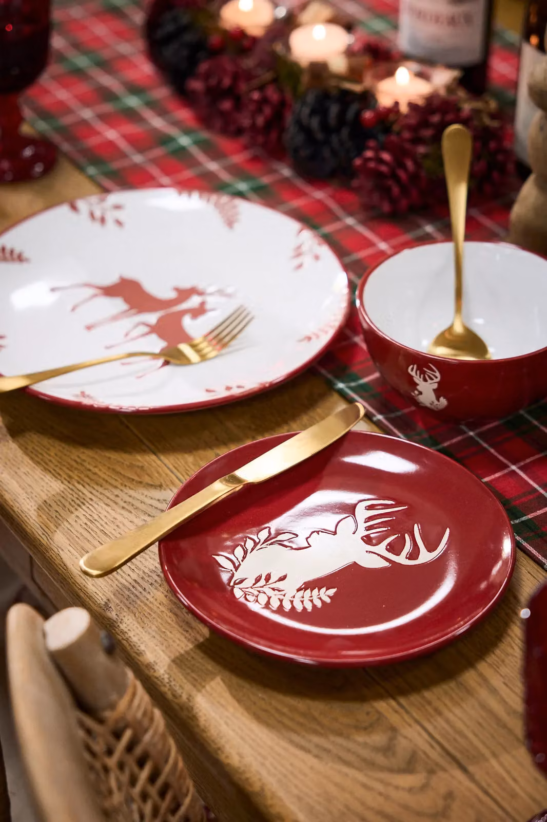 Dibor 24 Piece Reindeer Christmas Dinner Set in Red and White Ceramic Crockery for 8 People – 2