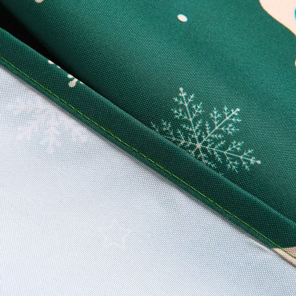 London Boutique Round Christmas Tablecloth in Green and Gold, Waterproof and Washable, Diameter: 152.4 cm – 6