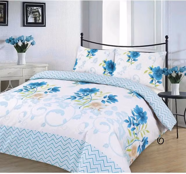 Kampala Hill Reversible Floral Duvet Cover and Pillowcase Set in Blue and White, W/D/H: 200 x 200 cm and 50 x 75 cm