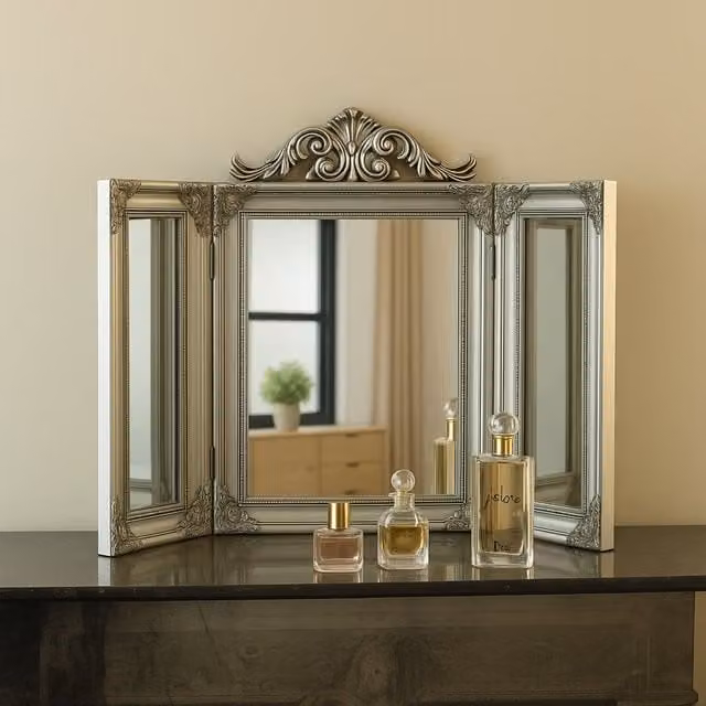 Melody Maison Ornate Silver Dressing Table with Triple Mirror in Metallic Silver – 1