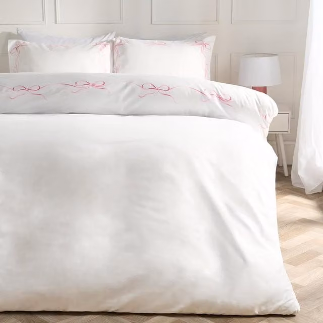 OHS Bow Border Duvet Cover and Pillowcase Set in White and Pink