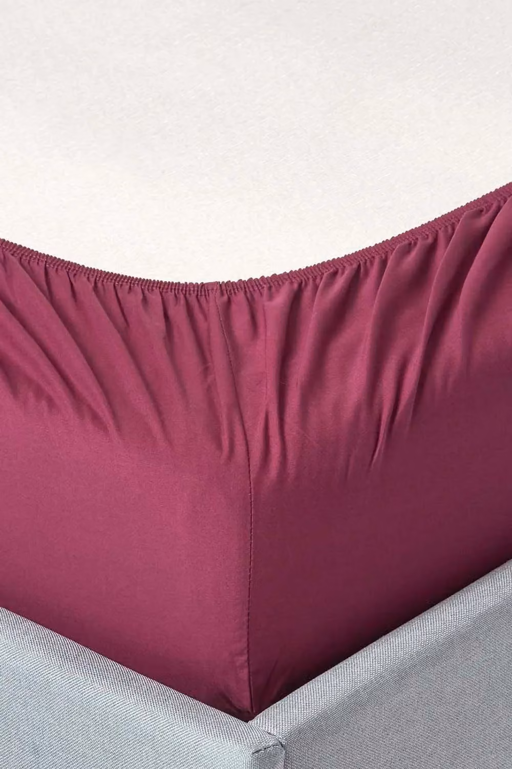 Homescapes Purple Egyptian Cotton Extra Deep Fitted Sheet, 200 Thread Count, Super King Size – 2