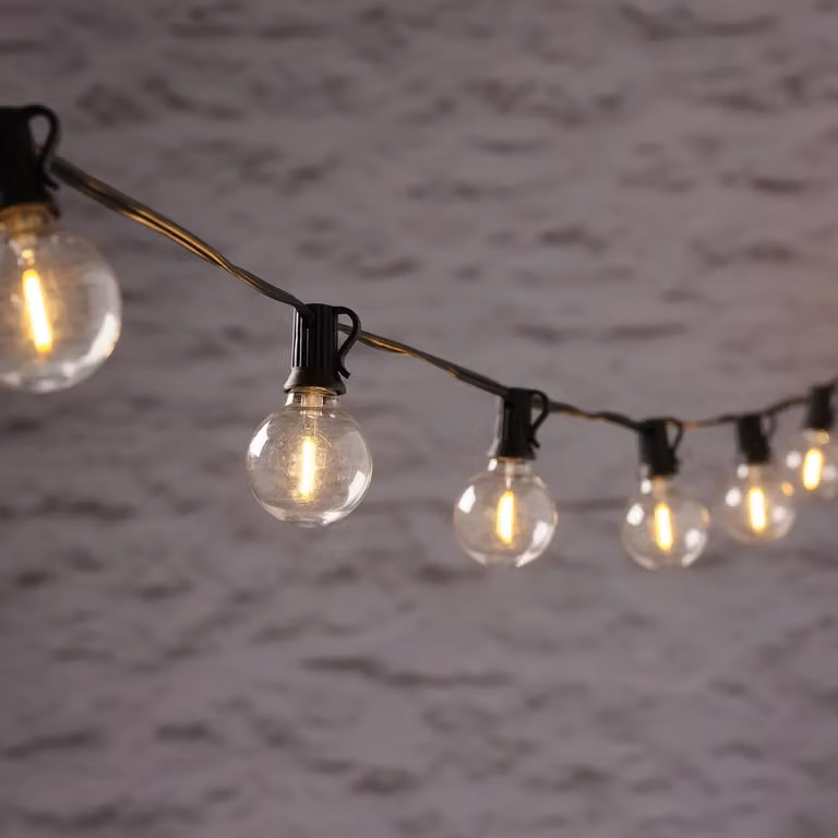Lights4fun 20 Warm White LED Solar Sphere Festoon Lights with Remote Control, Timer and Dimmer, Black