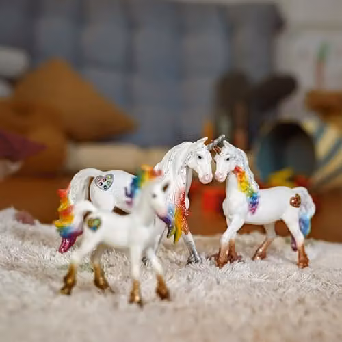 Schleich Bayala Rainbow Love Unicorn Foal Fantasy Toy Figurine, Multicolour – 2