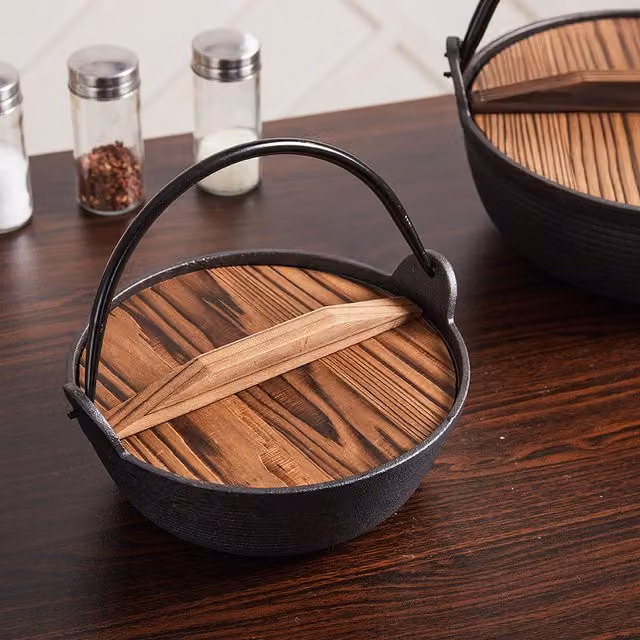 Livingandhome Black Cast Iron Casserole Dutch Oven with Wooden Lid, Diameter: 27 cm