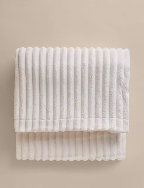 M&S Fluffy White Fleece Throw