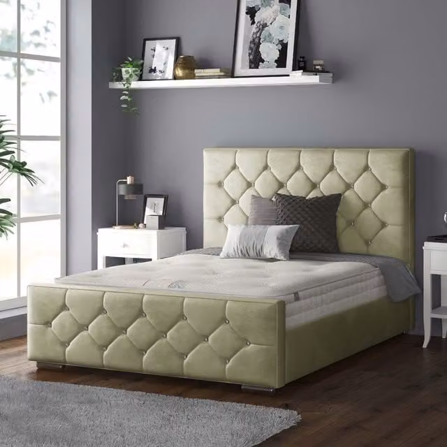 IH Design Chesterfield Upholstered Velvet Bed Frame in Green, 140 x 200 cm