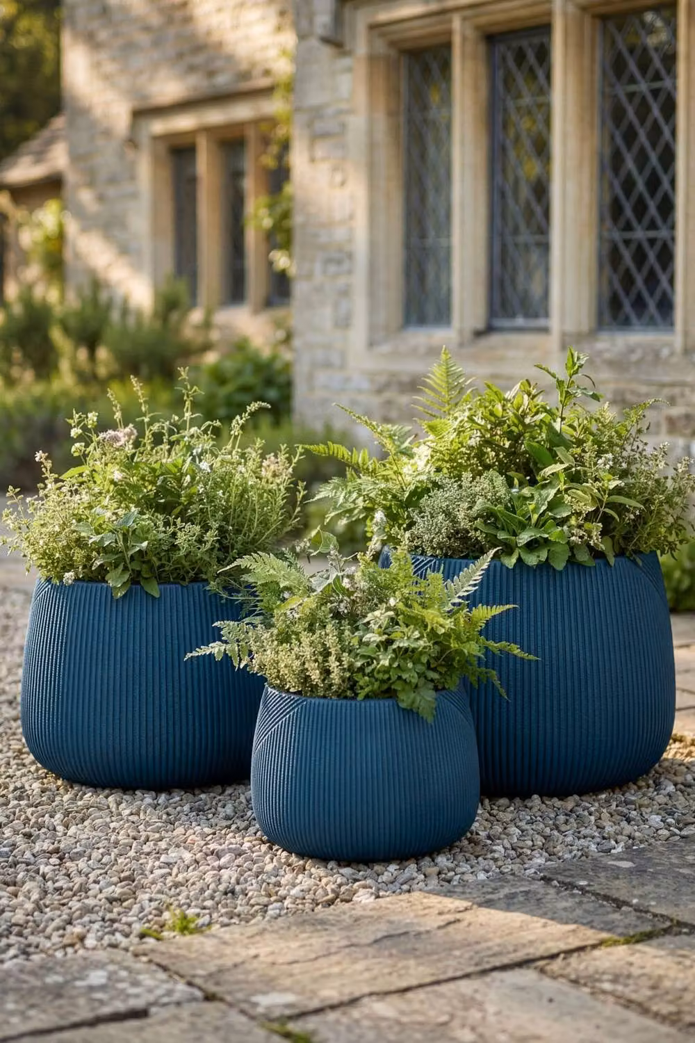 Dibor Blue Small Fibreclay Outdoor Garden Planter, H 20 cm x Dia 29 cm – 3