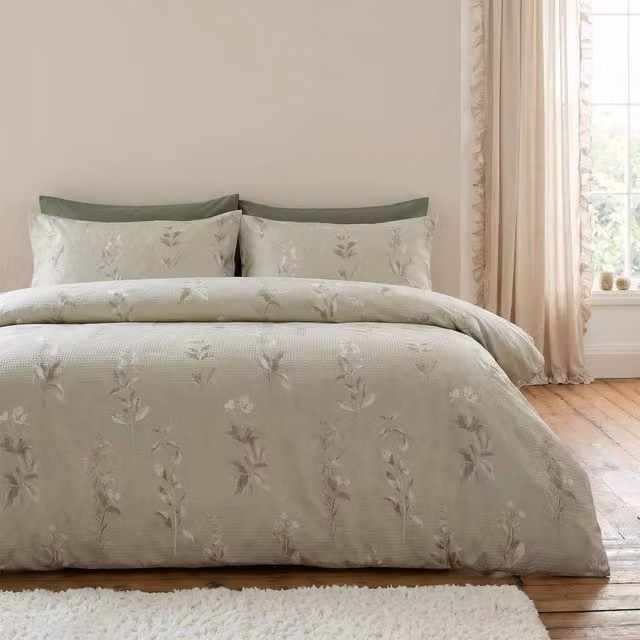 OHS Botanics Floral Duvet Cover and Pillowcase Set in Beige, 200 x 200 cm