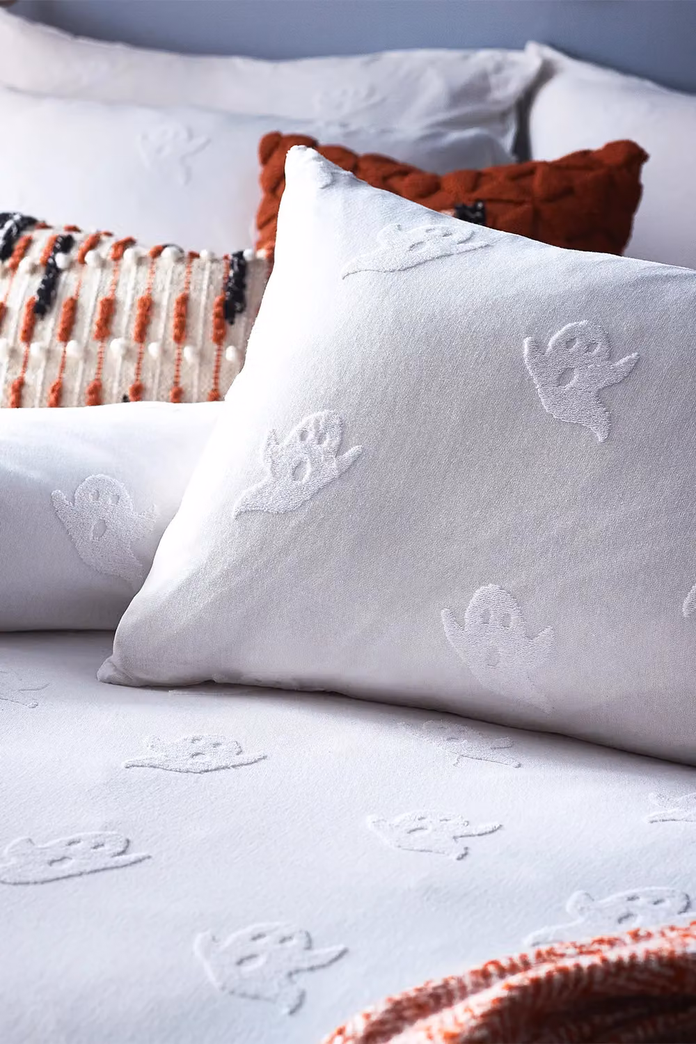 The Linen Yard Ghost Tufted Halloween 100% Cotton Percale Duvet Cover Set in White, W: 140 cm, H: 200 cm – 3