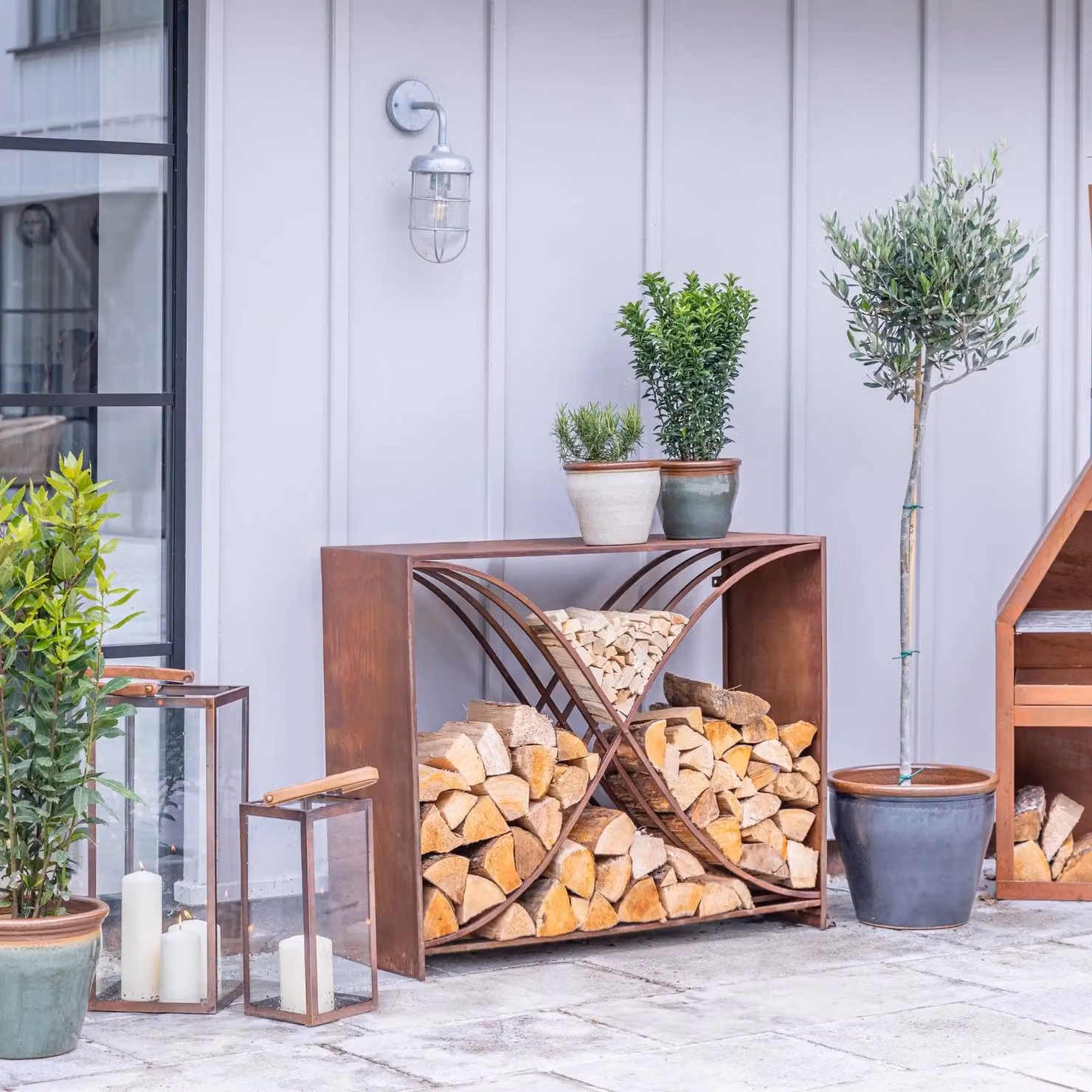 Ivyline Outdoor X Shape Rust Log Storage in Terracotta, H 88 cm x W 100 cm – 4
