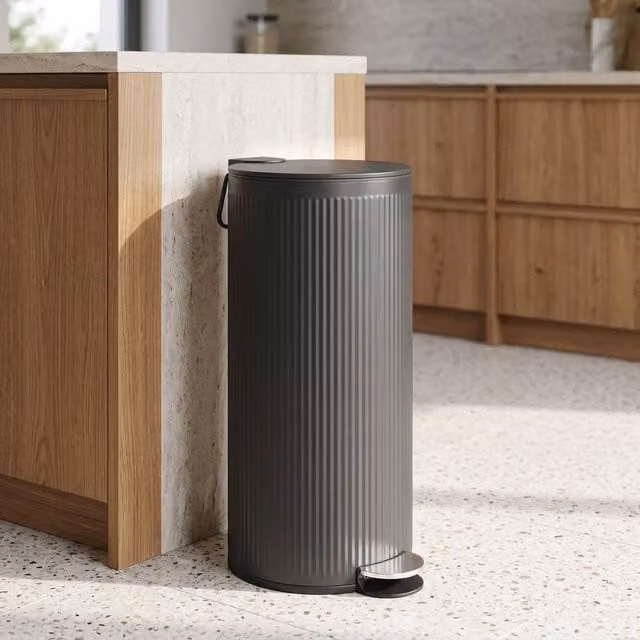 STILVORA 30L Black Pedal Bin with Soft-Close Lid and Removable Inner Bucket
