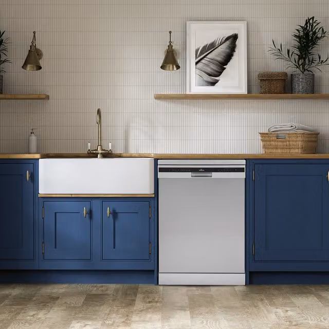 Willow Full Size Freestanding Dishwasher in Silver