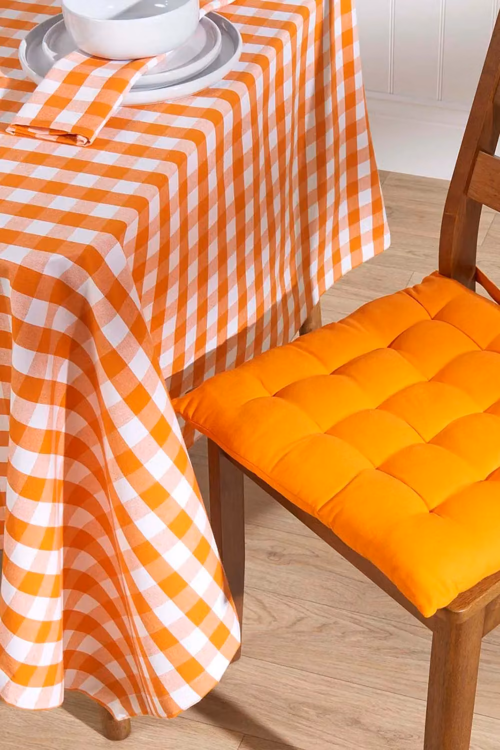 Homescapes Orange Cotton Gingham Checked Rectangular Tablecloth, W: 137 cm, L: 178 cm – 3