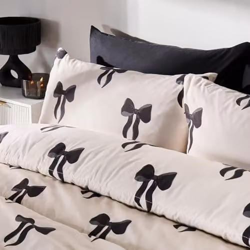 OHS Double 10.5 Tog Coverless Microfibre Duvet and Pillowcase Set with Bow Print in Beige and White, W/D/H: 200 x 200 x 200 cm – 2